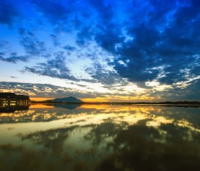 小孩发烧抽搐像病危（小孩发烧抽搐是）