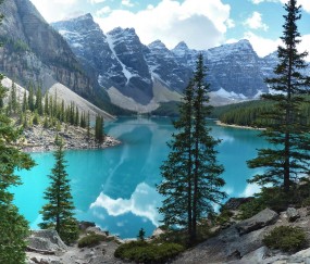 小孩发烧头痛精神不佳（孩子发烧头疼浑身无力）