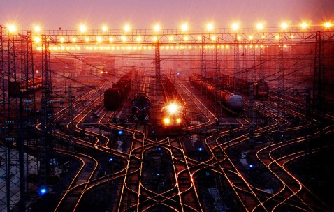 小孩突然发烧惊厥呕吐（小孩突然发烧惊厥呕吐什么原因）