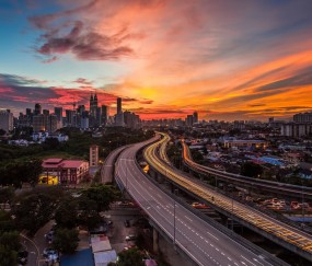 小孩发烧走路头觉得晕（小孩子发烧走路摇摇晃晃）