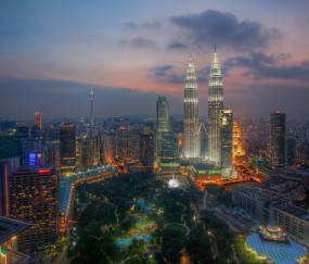 小孩发烧全身疼吃什么药（孩子发热全身疼）